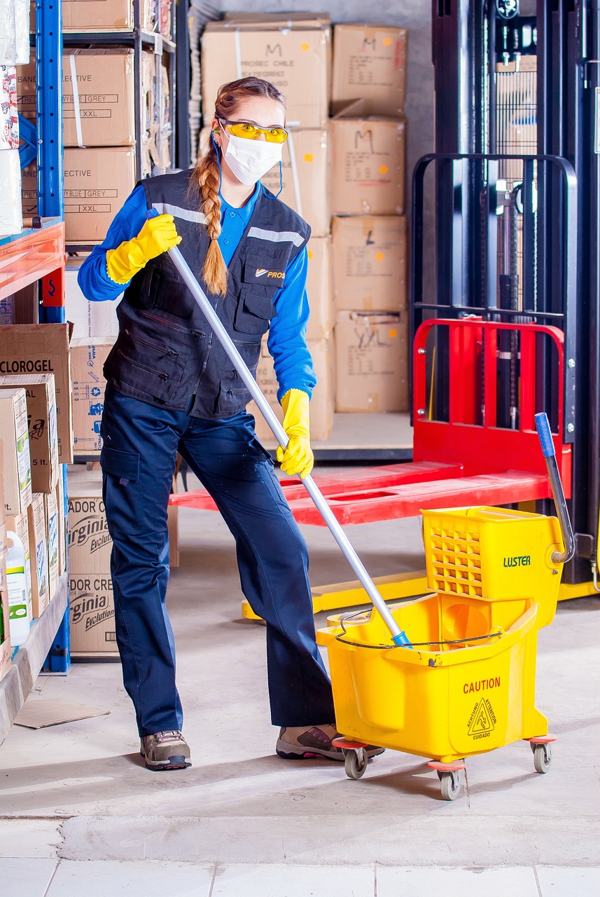 Mocio Professionale con Carrello: Praticità e Igiene per la Pulizia dei Pavimenti